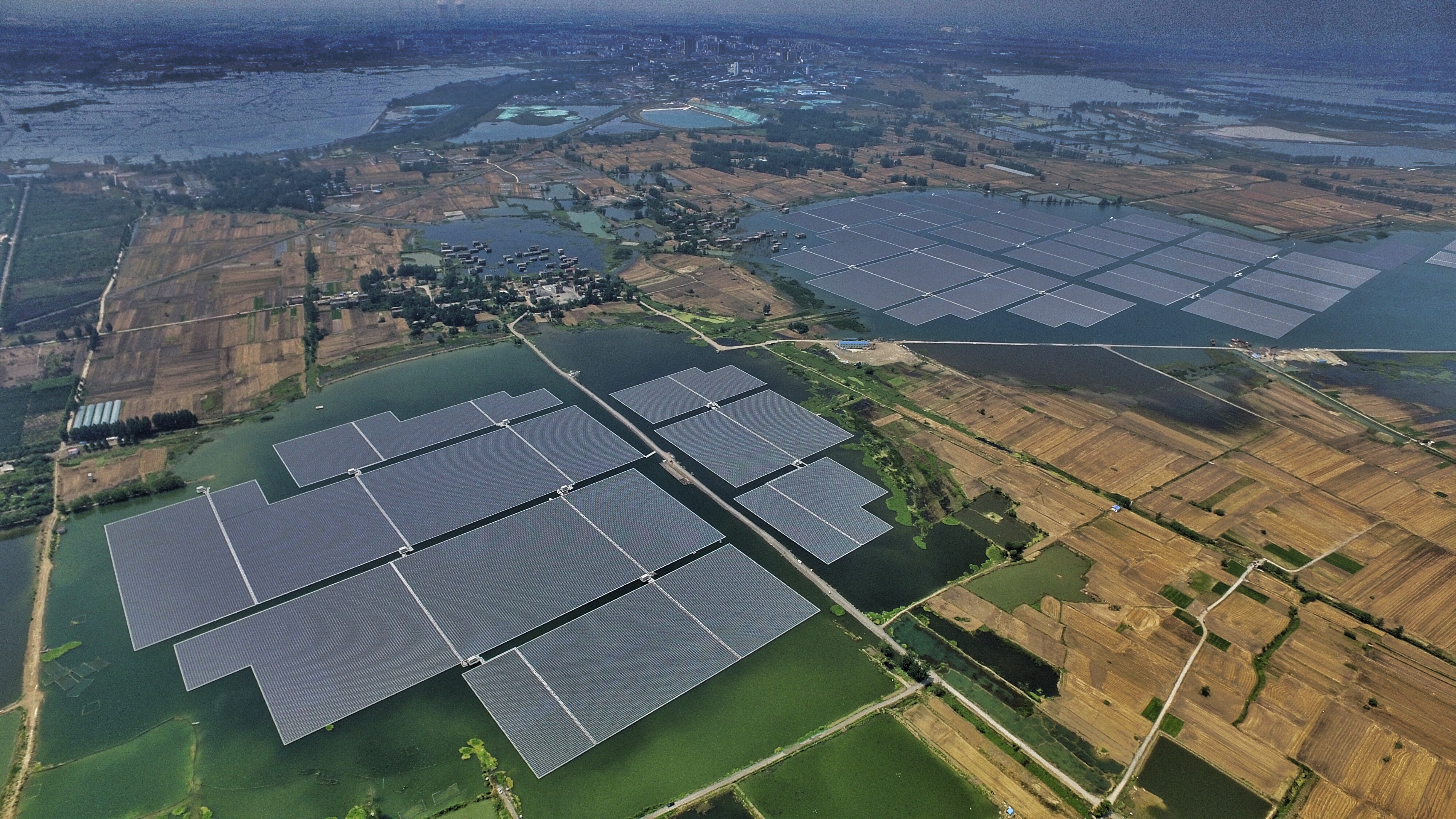 三峡新能源淮南水上漂浮项目